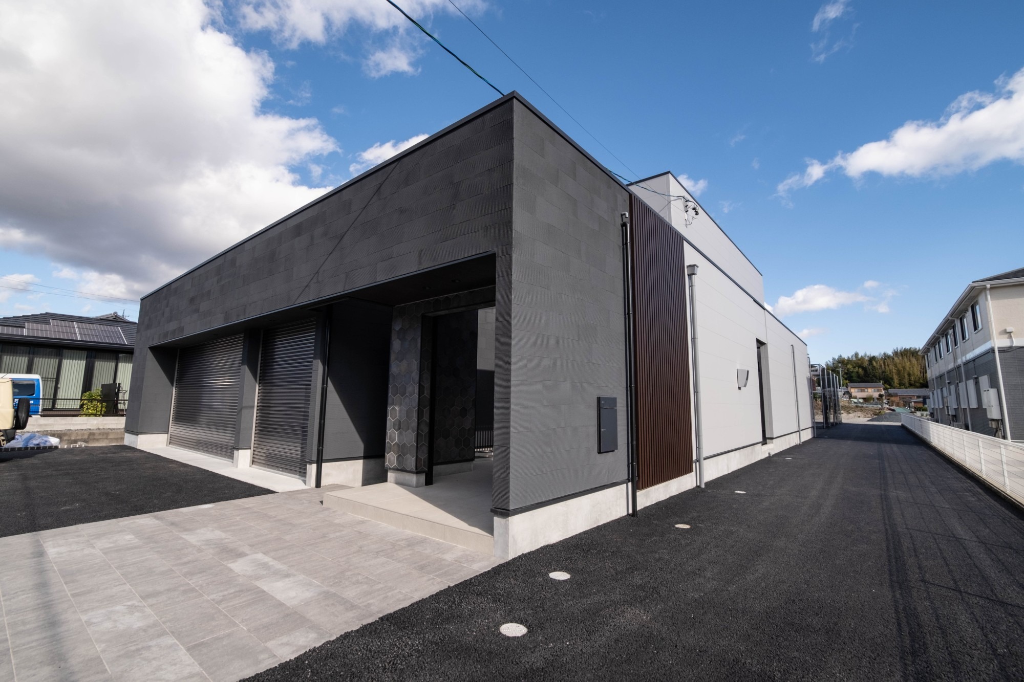 広大な敷地を持て余さない家