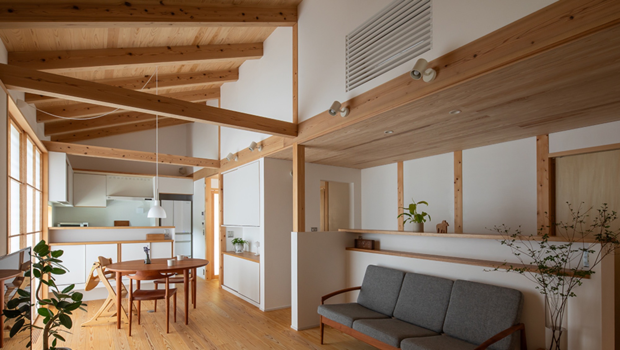 効率的な空間づかいが叶えた、コンパクトな平屋